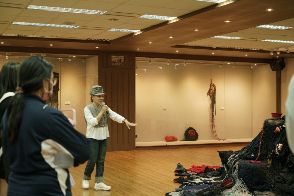 百年傳承.光耀未來-武玉玲暨屏科師生共創編織展導覽2