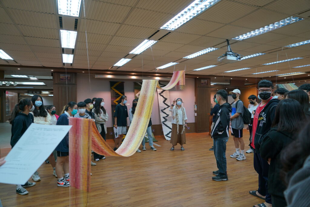 讀伊獨一陳如萍纖維創作展導覽3
