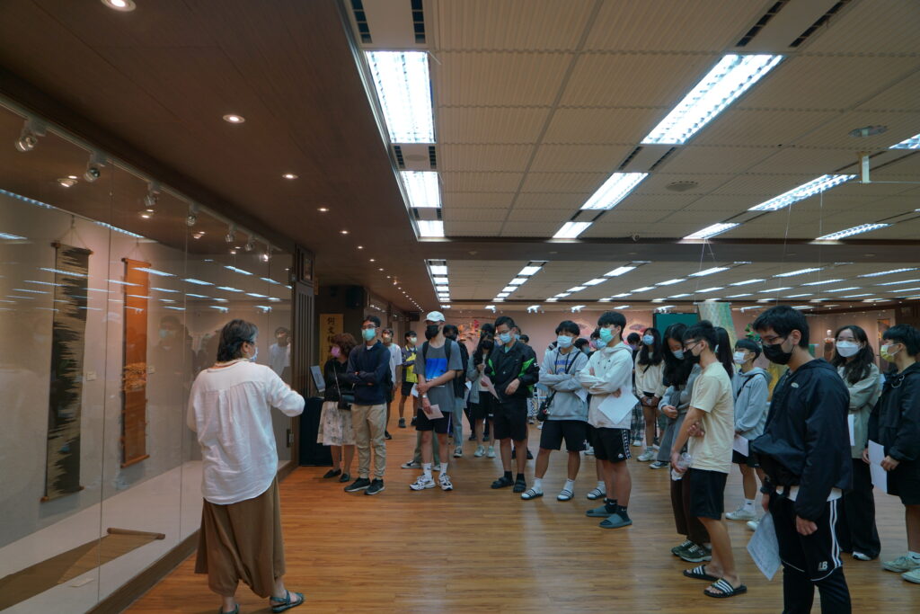 讀伊獨一陳如萍纖維創作展導覽